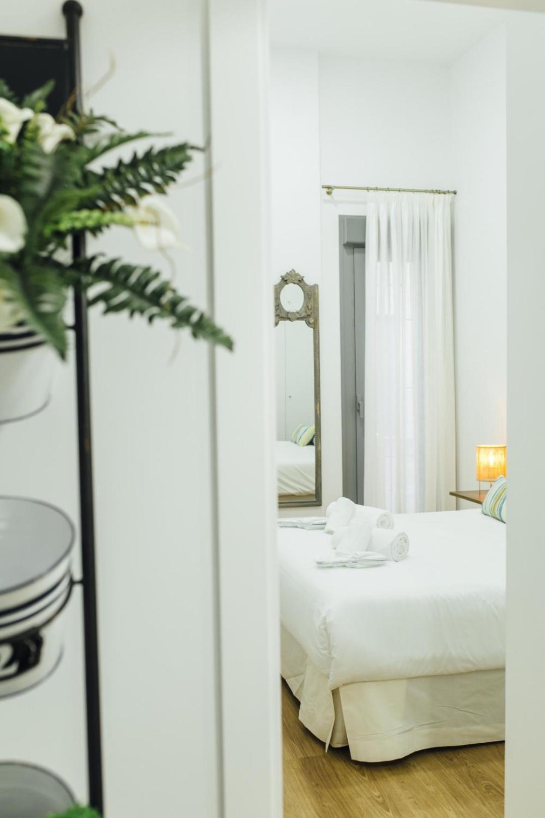 Апартаменты Modern With Seasonal Swimming Pool- 1Bd 1Bth- Goyeneta Севилья Экстерьер фото